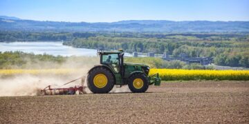 Deere & Company – Consensus Indicates Potential 20.3% Upside