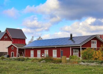 Can Solar And Farming Co-Exist?
