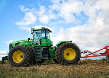 Deere & Company – Consensus Indicates Potential 15.4% Upside