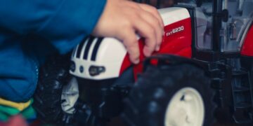 New Cab, Controls And Connectivity For Second Generation Steyr Terrus CV