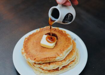 Drought, High Costs Bring U.S. Berry Giants to Canada’s Maple Syrup Land