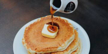 Drought, High Costs Bring U.S. Berry Giants to Canada’s Maple Syrup Land